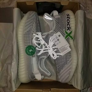 Yeezy Boost 350 V2 Static Reflective

SIZE 10